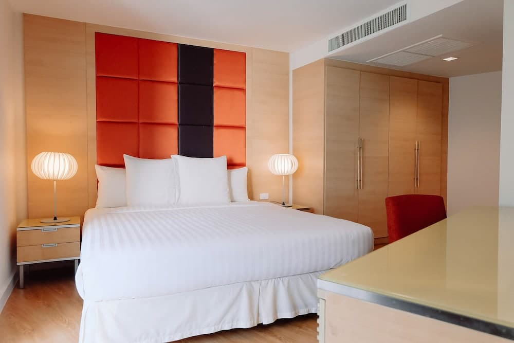 Urbana Langsuan Hotel — 9