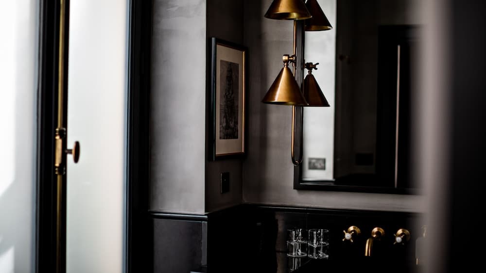Monsieur George Hotel & Spa – Champs Elysées — 16