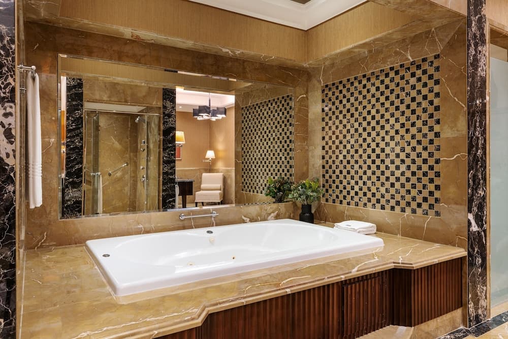 The Westin Dubai Mina Seyahi Beach Resort & Marina — 11