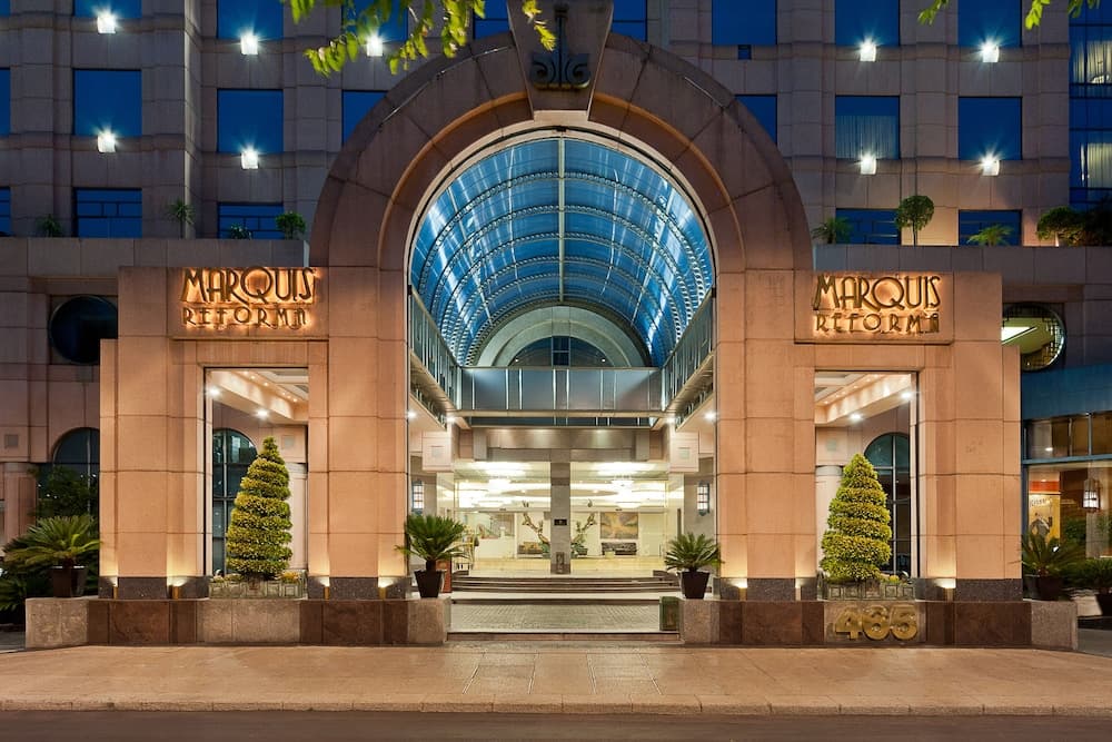 Suites Sky Marquis — 24