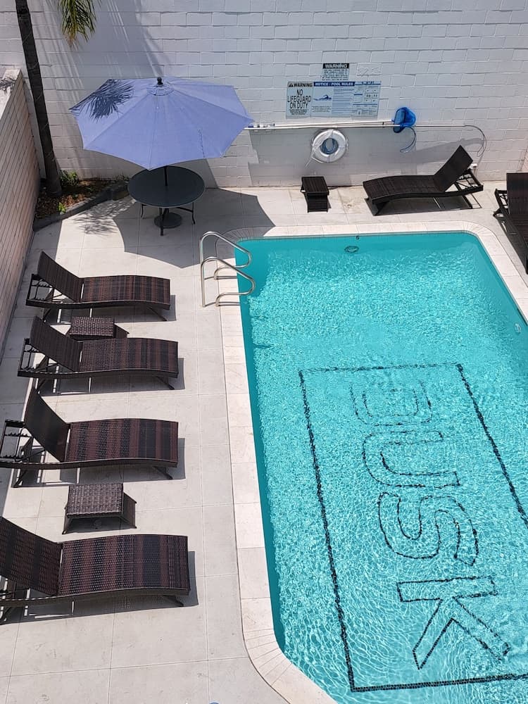 Hotel al anochecer — 22