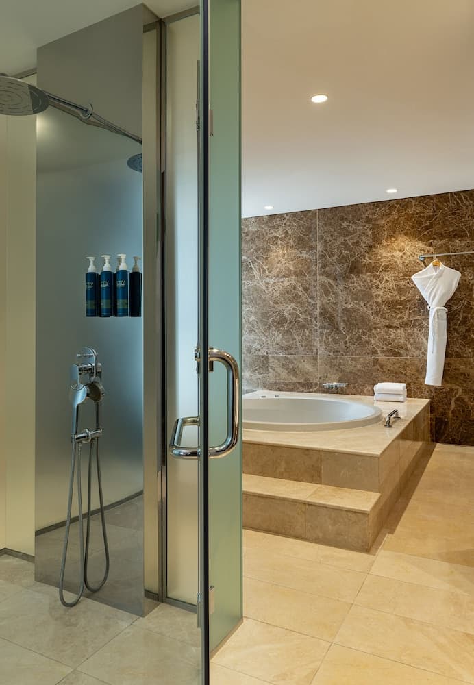 Four Points by Sheraton Production City, Dubai — 21