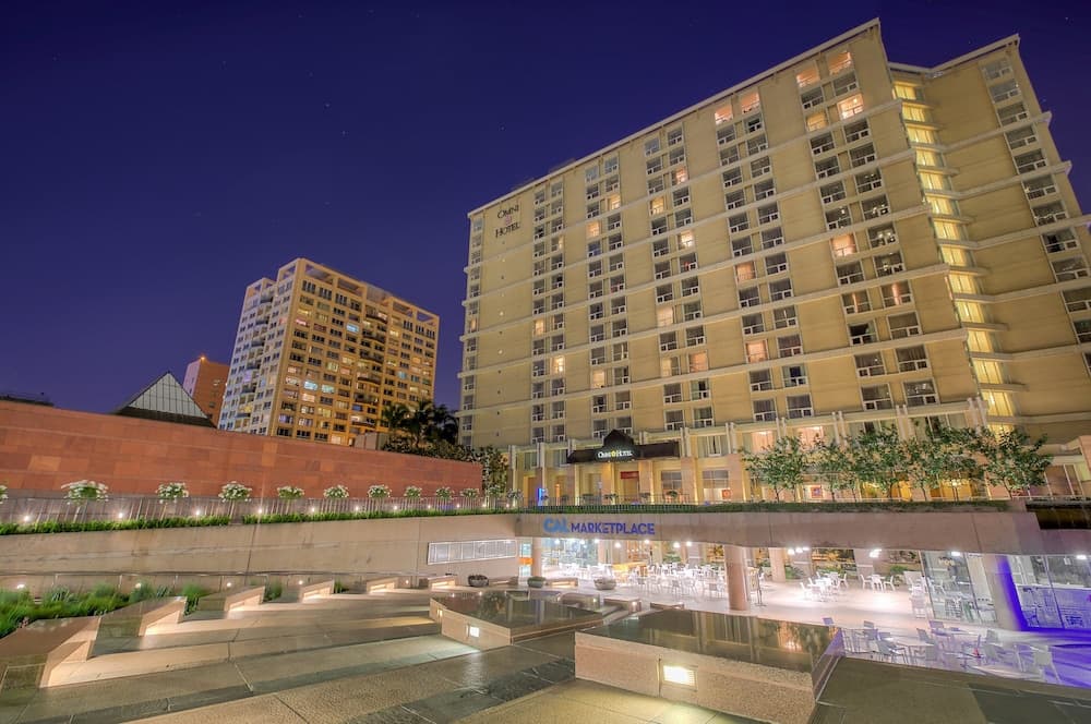 Omni Los Angeles Hotel at California Plaza — 14