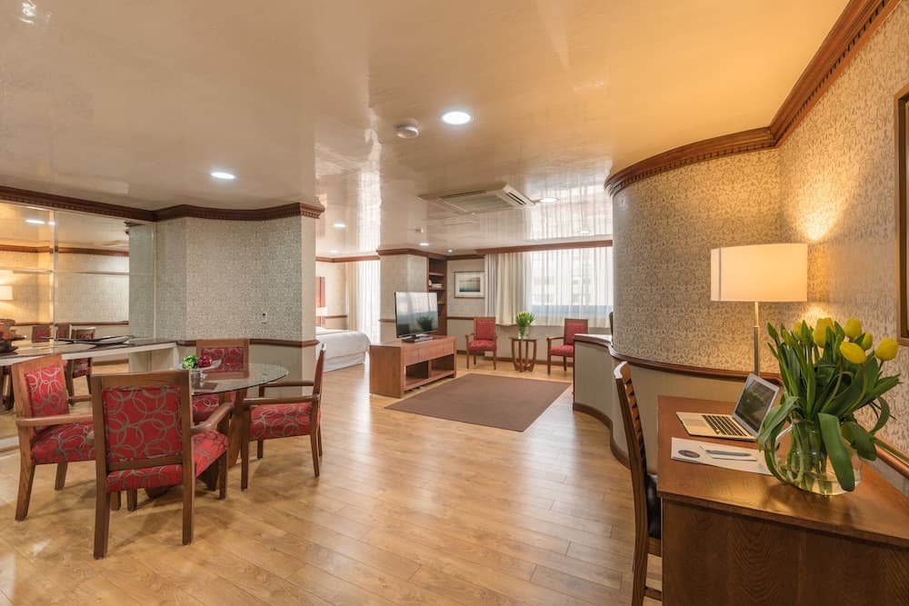 Suites Perisur Möblierte Apartments — 14