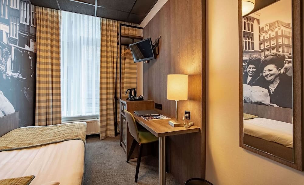 Hotel Cornelisz — 25