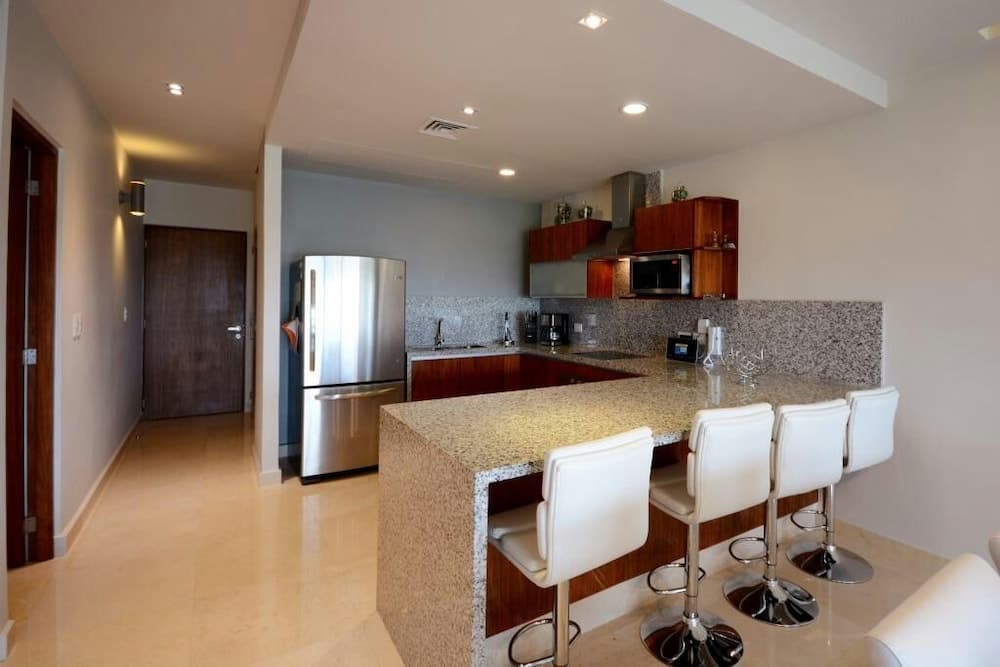 Luxury Condo Boutique — 13