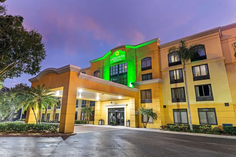 La Quinta Inn & Suites by Wyndham Tampa North I-75 — 13