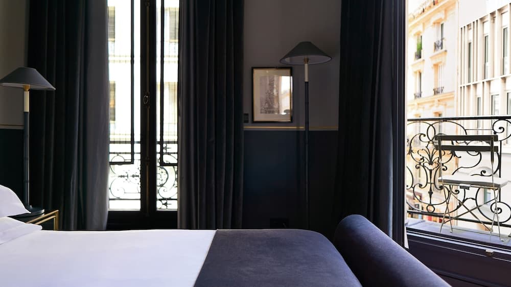 Monsieur George Hotel & Spa – Champs Elysées — 17