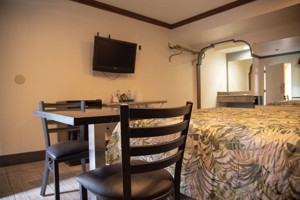 Starlight Inn La Brea — 10
