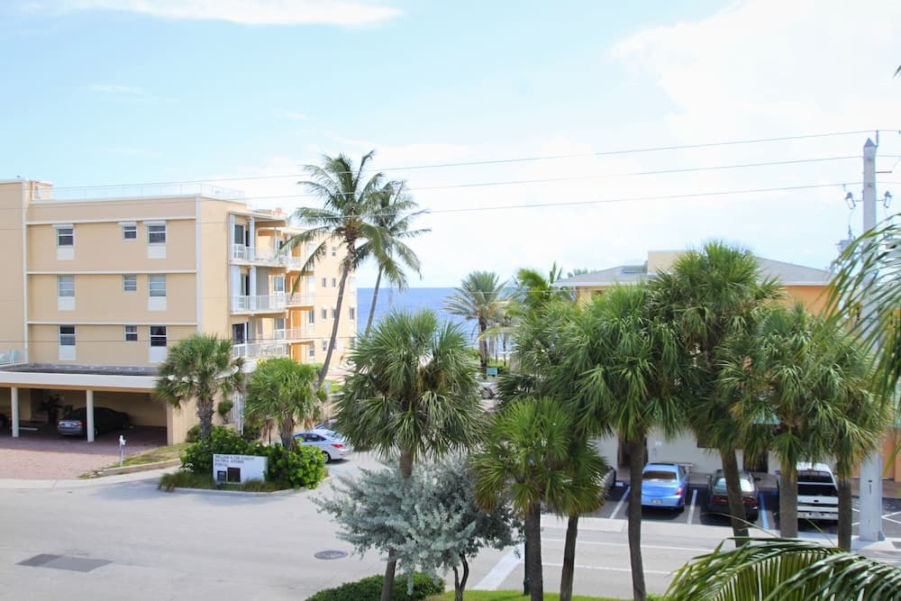 Sea Spray Inn — 1