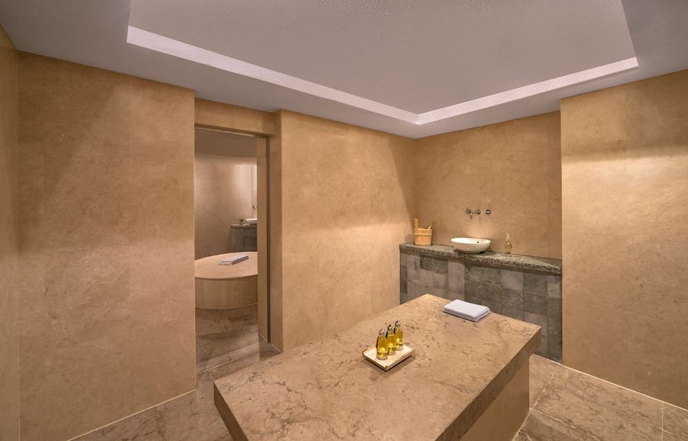 Hyatt Regency Dubai Creek Heights — 11