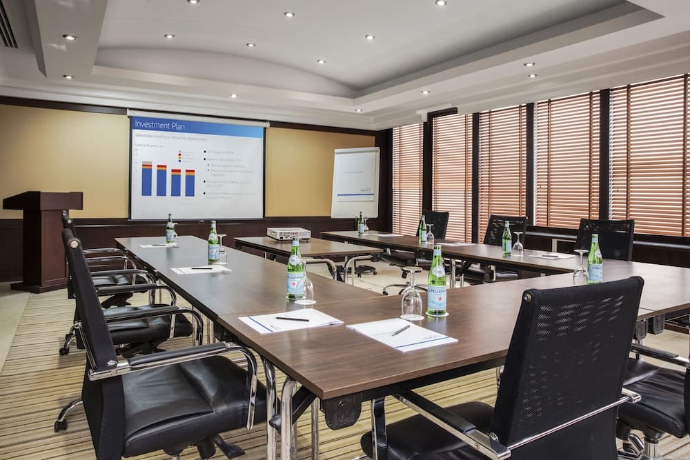 Jumeira Rotana — 4