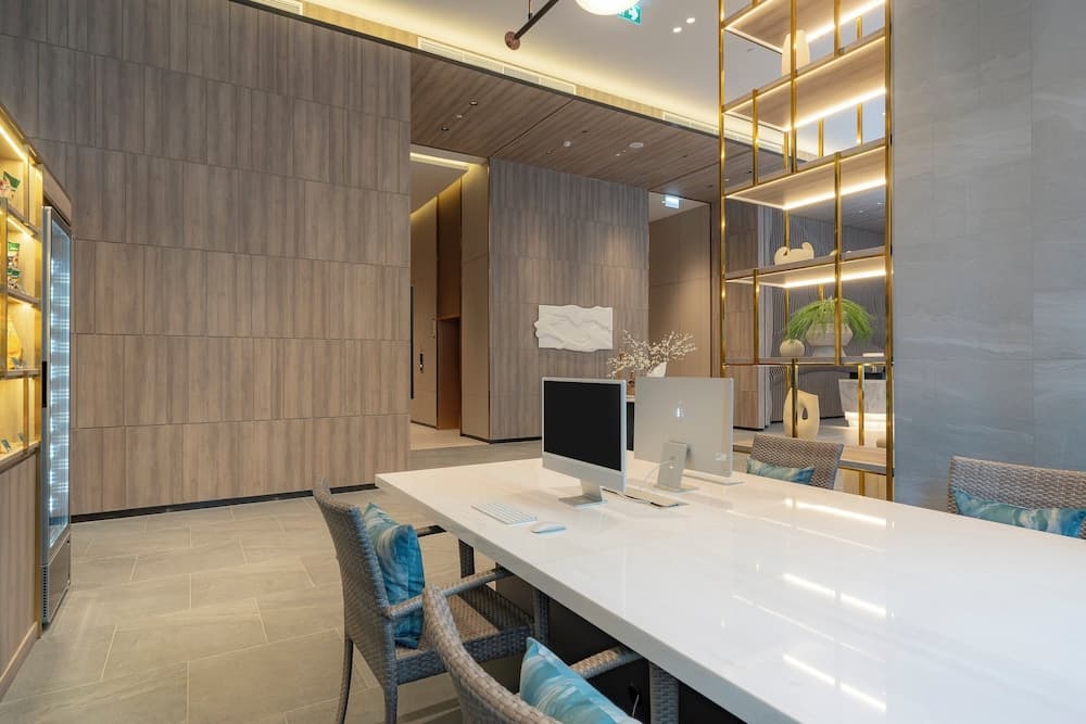 Staybridge Suites Bangkok Sukhumvit, an IHG Hotel — 2