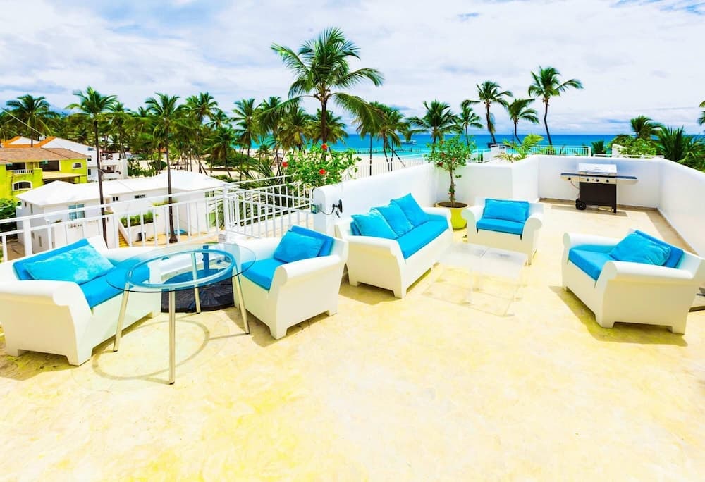Punta Cana Beachfront Apartment With BBQ Private Terrace — 2