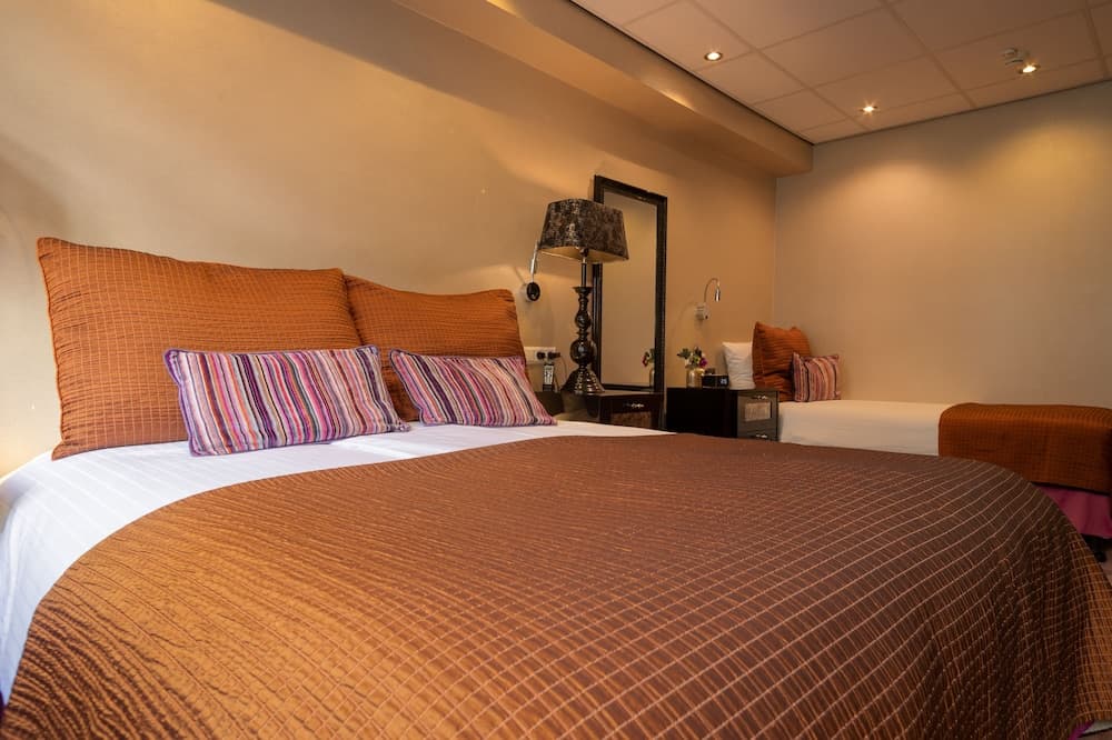 Hotel Sebastian's — 8