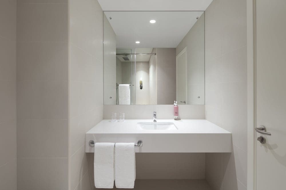 Rove Trade Centre — 12