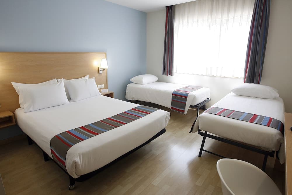 Travelodge Barcelona Poblenou — 24