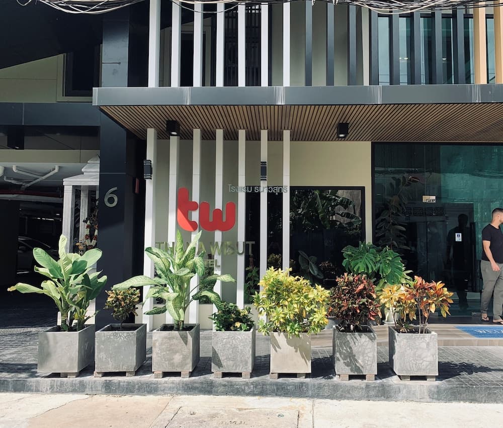 Thana Wisut Hotel — 23