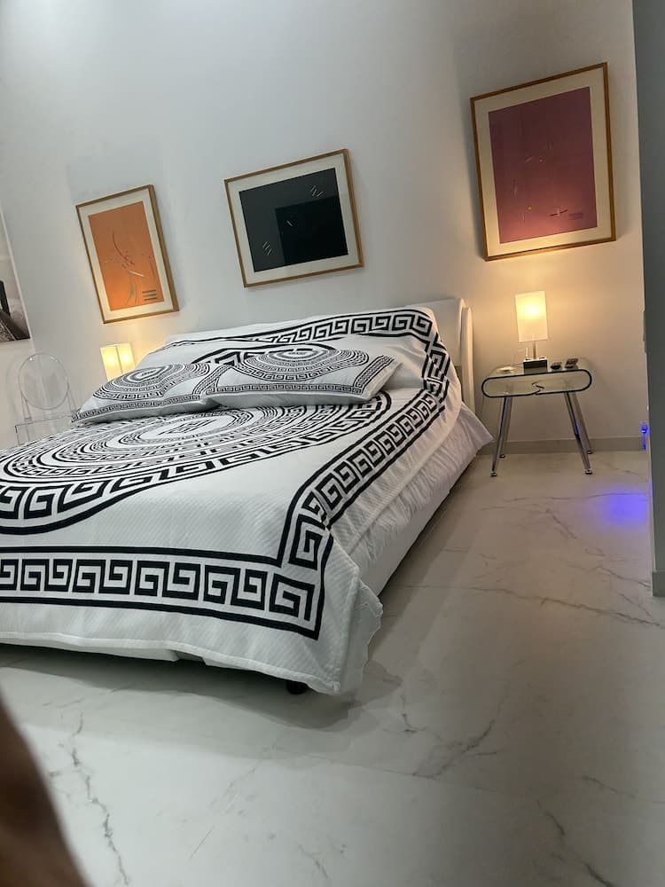 Guesthouse per soli uomini con opzione di abbigliamento vicino a Wilton Manors — 12