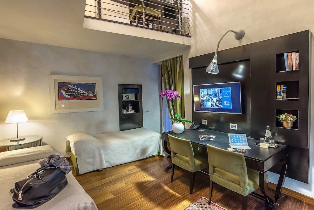 Albergo Del Senato — 25