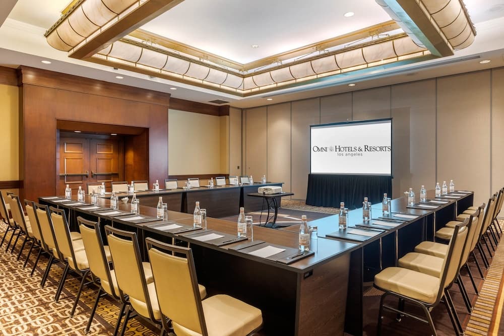 Omni Los Angeles Hotel en California Plaza — 9