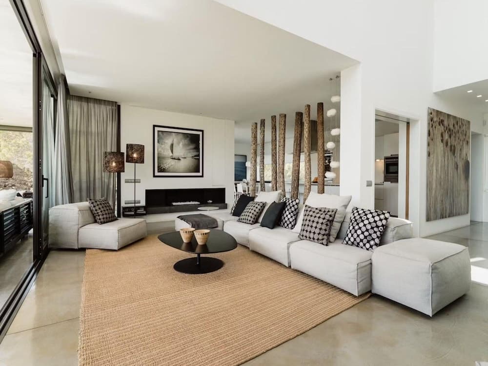 Modern Villa With Minimalistic Decor — 21