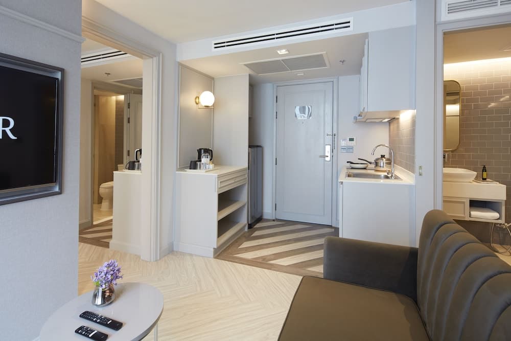 The Quarter Ploenchit by UHG — 26