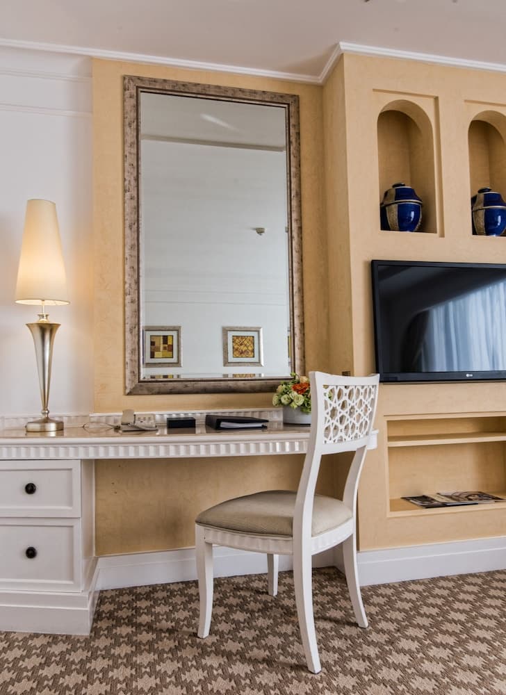 Al Habtoor Grand Resort, Autograph Collection® — 18
