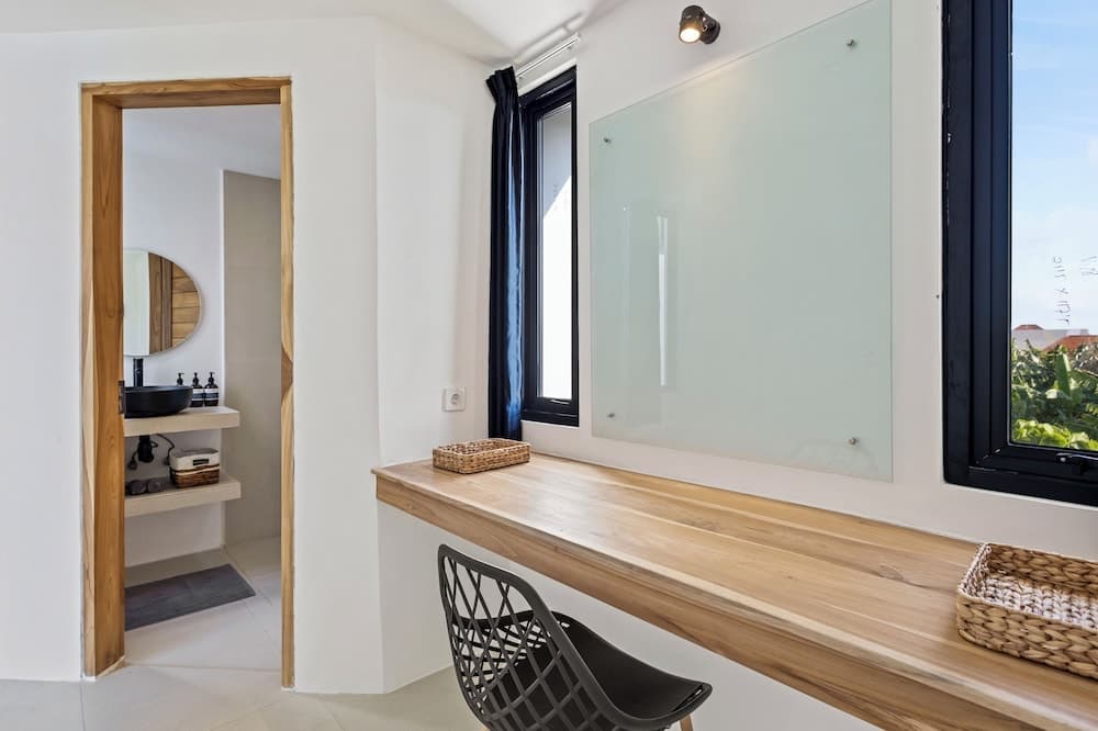 White Residence - Art & Boutique Suites hotel, no. 88 Jl. Intan Permai, Seminyak, Bali, 80361, Indonesia — photo 5