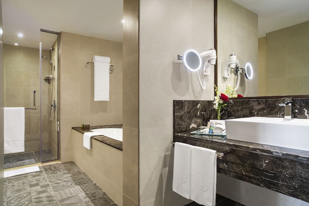 Jumeira Rotana — 6