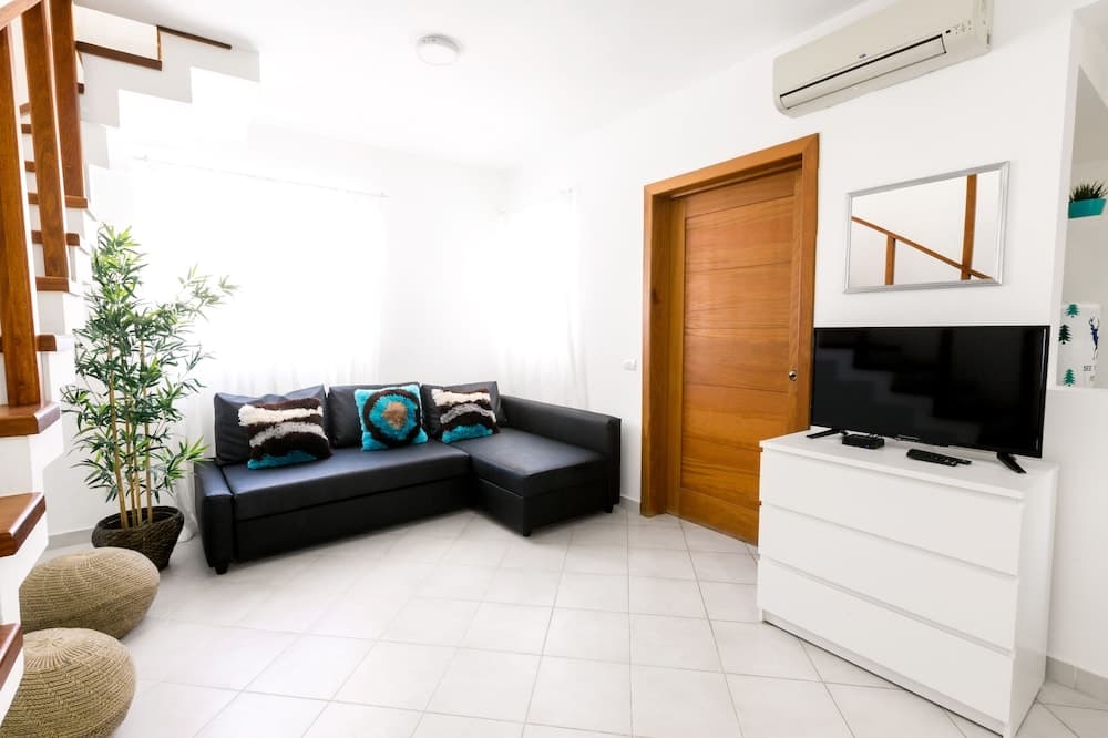 Hotel Tropicana Suites Deluxe Beach Club & Pool — 28