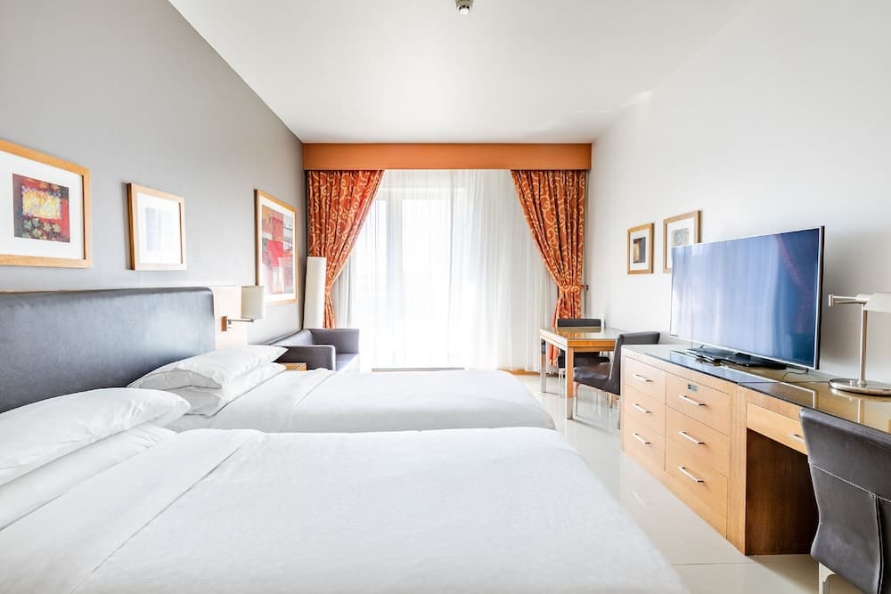 Four Points by Sheraton Bur Dubai — 24