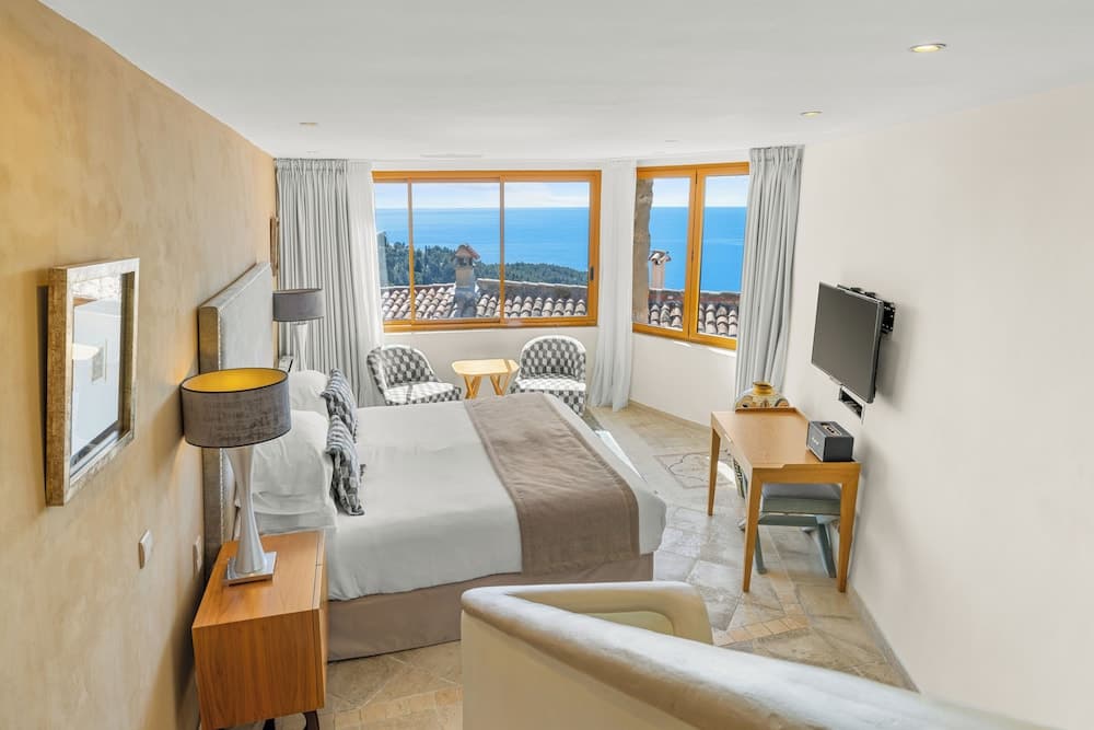 Hotel Chateau De La Chevre D Or — 10