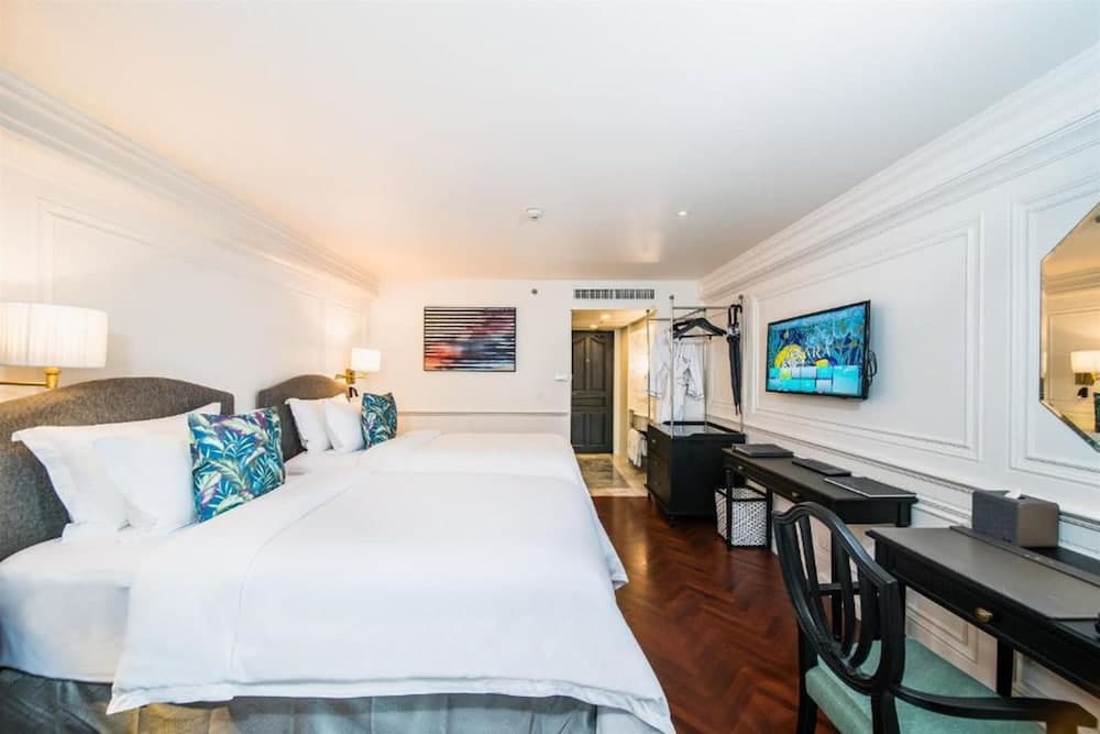 Akara Hotel Bangkok — 11