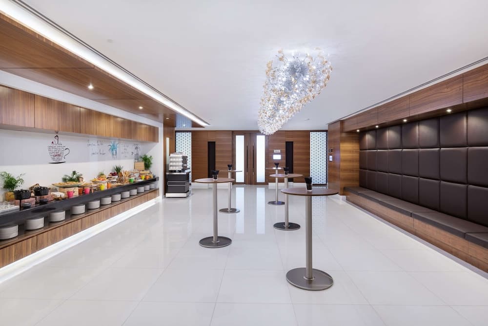 Radisson Blu Hotel Dubai Waterfront — 22