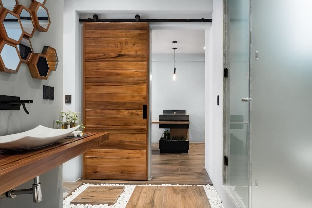Leaf Boutique Condos — 24