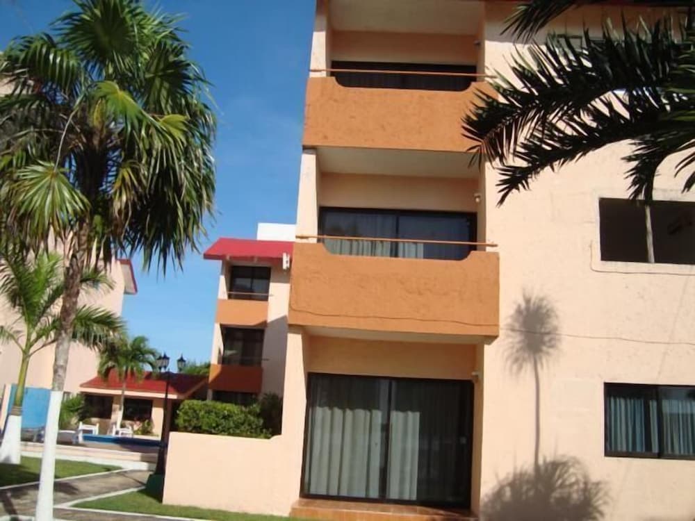 Gran Laguna Real — 23