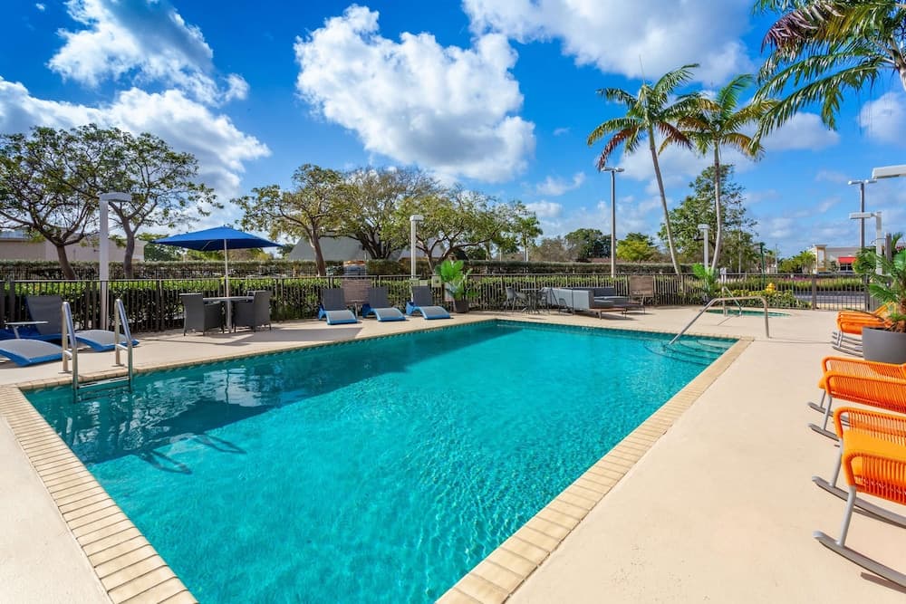Hampton Inn Ft. Lauderdale-Commercial Blvd. — 2