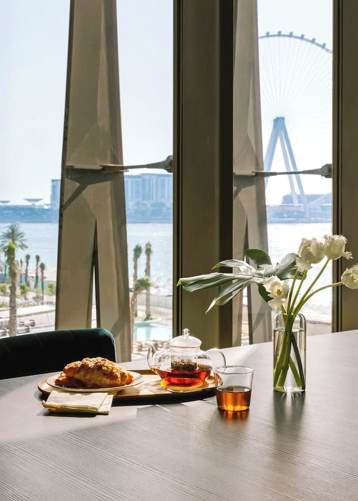 Sonder im JBR The Walk — 26