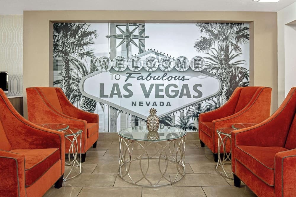 La Quinta Inn &amp; Suites by Wyndham Las Vegas Red Rock — 3