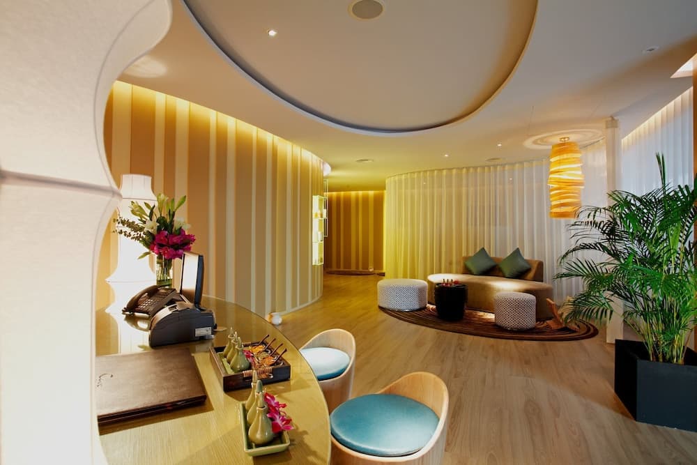 Centara Watergate Pavilion Hotel Bangkok — 22