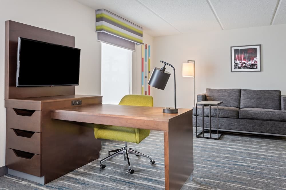 Hampton Inn & Suites Orlando Intl Dr N — 24