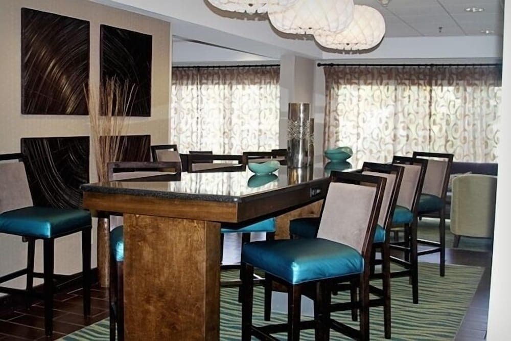 Hampton Inn Tampa/Rocky Point-Airport — 16