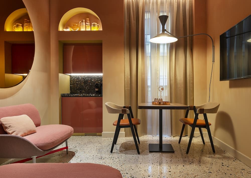 Hotel Enterprise — 12