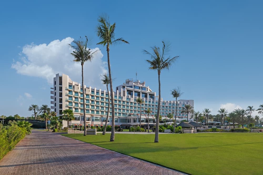 JA Beach Hotel, Dubai — 12