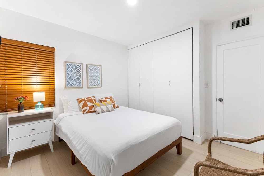 Bright Stylish Apt in Las Olas Blvd Victoria Park — 13