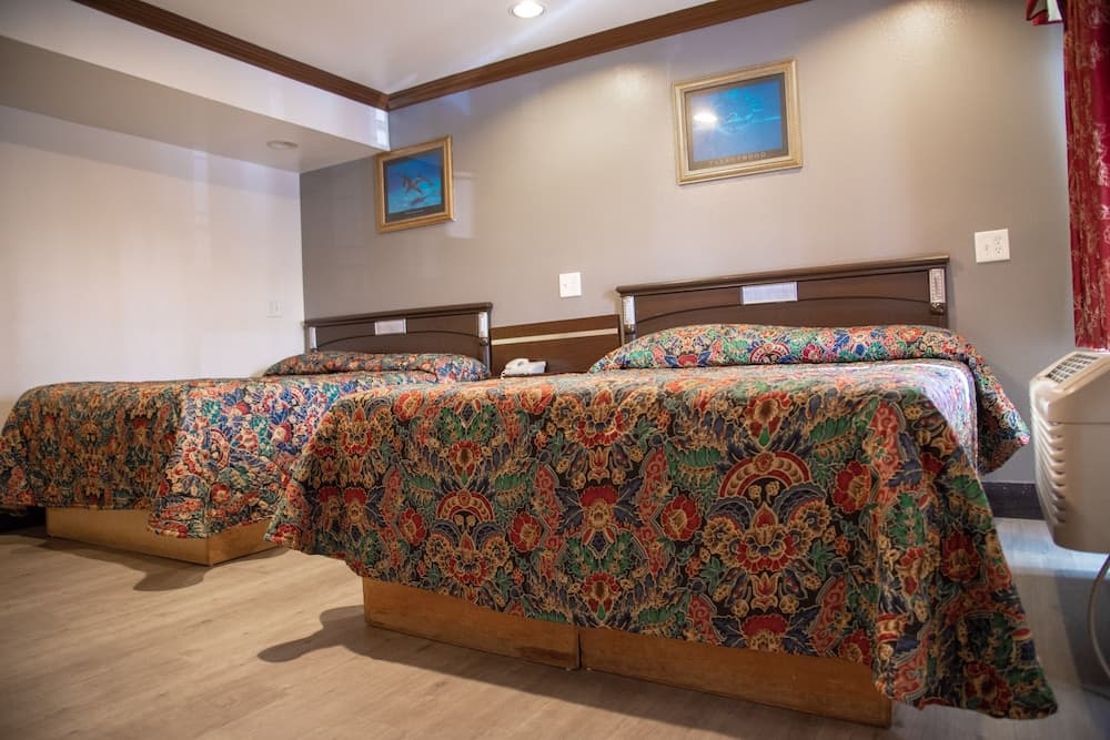 Starlight Inn La Brea — 10