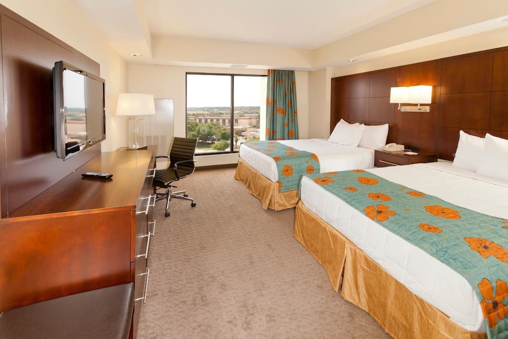 Ramada Plaza Resort & Suites by Wyndham Orlando Intl Drive — 1
