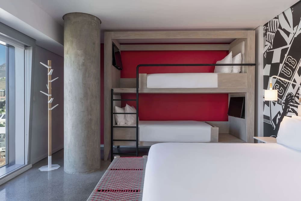 Radisson RED V&A Waterfront, Cape Town hotel, Silo 6, South Arm Road, V&A Waterfront, Cape Town, Western Cape, 8001, South Africa — photo 4