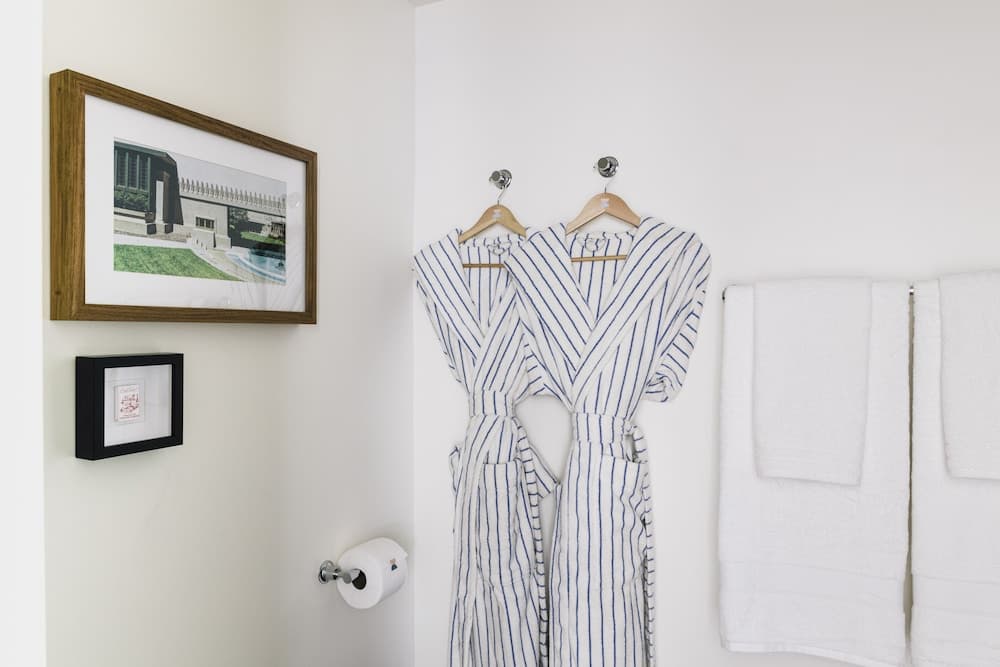 Short Stories Hotel — 27